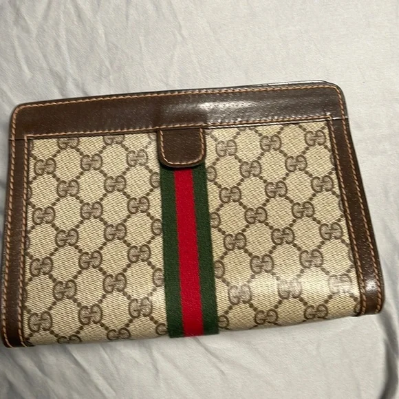 Gucci Parfums 38 Clutch